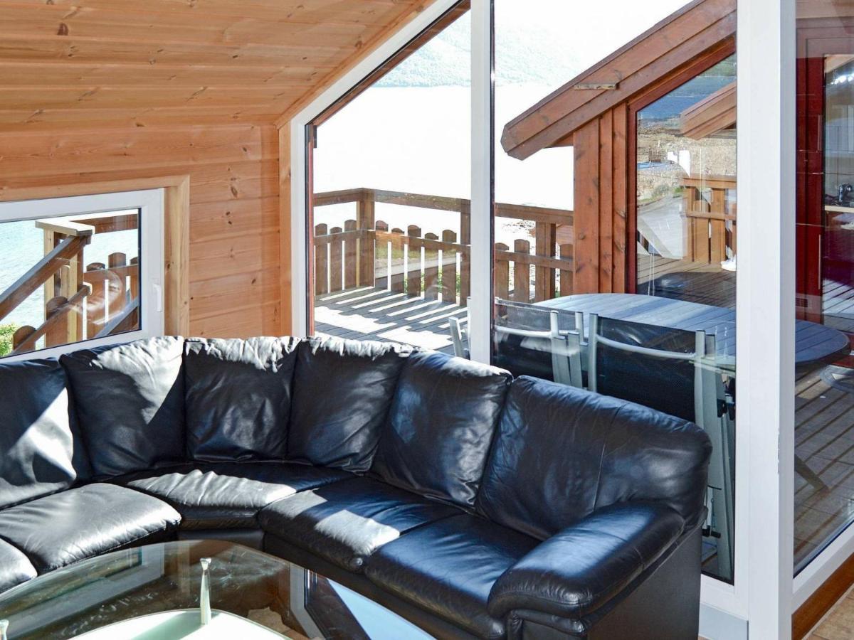 Holiday Home Høvik II Rød Eksteriør bilde